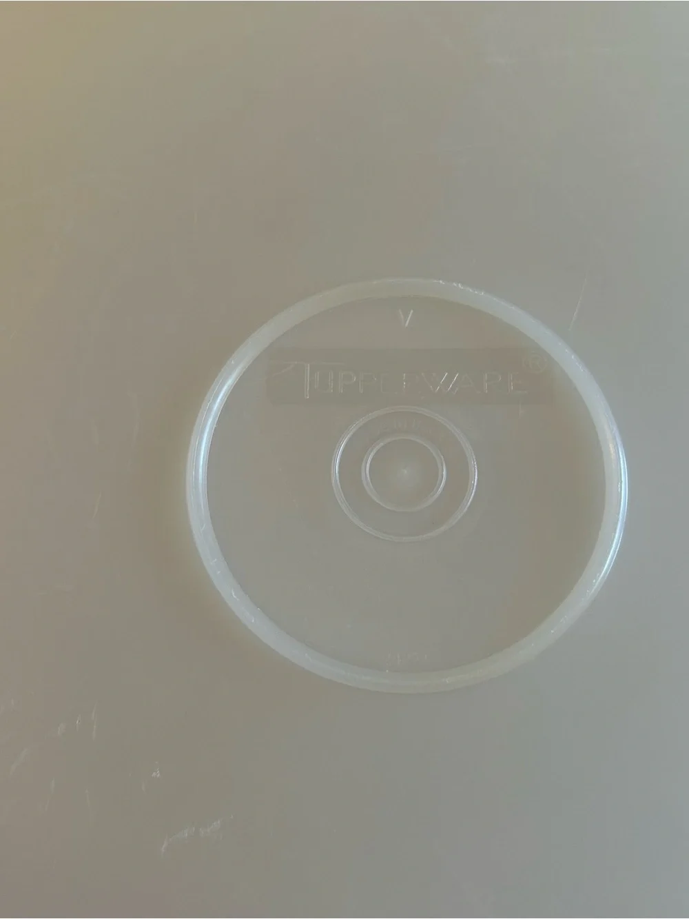 Tupperware vintage round pie cupcake cookie keeper carrier w/ snap lid USA made